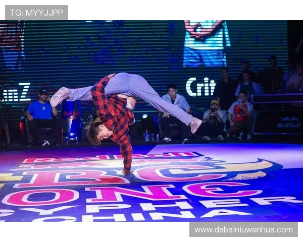 街舞之路：成都街舞队的拼搏与梦想追寻纪实