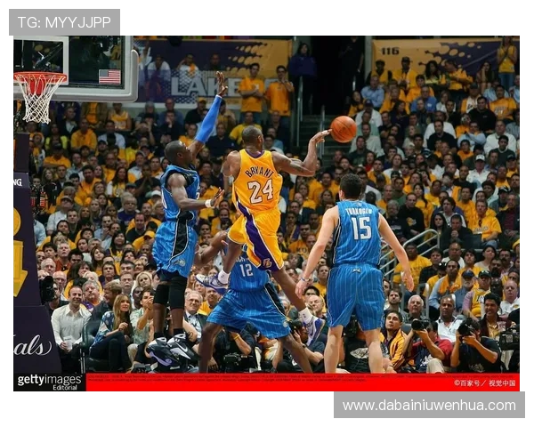 1990年公牛与湖人对决回顾：经典比赛的传奇瞬间与篮球历史的交汇