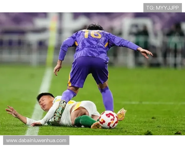 广东富力迎战天津泰达争夺中超联赛关键三分之战