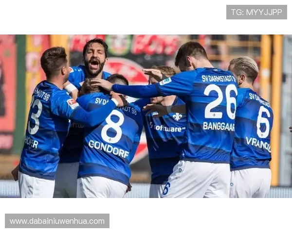 曼彻斯特城迎战沙尔克全力争胜展现球队实力与风采