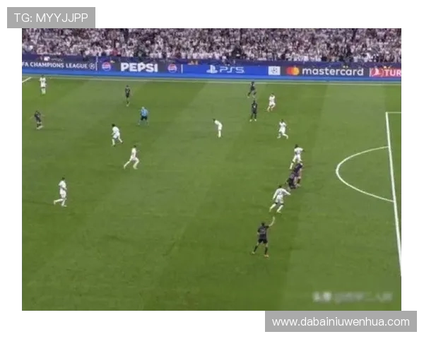 皇马与拜仁经典对决回顾：历史交锋中的荣耀与传奇