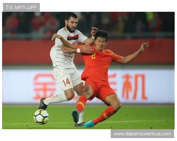 重庆足球队比赛经验引发热议球迷对表现和战术的看法各异 重庆足球队比赛经验引发热议球迷对表现和战术的看法各异