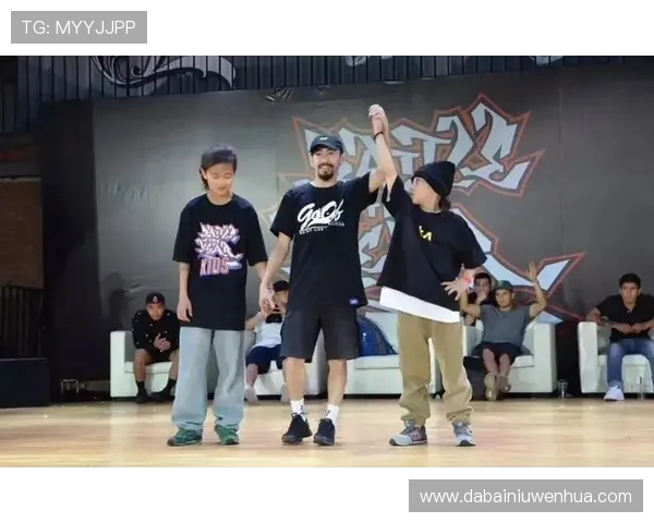 武汉街舞队在全国街舞意识排名中创新高引领潮流展现青春活力 武汉街舞队在全国街舞意识排名中创新高引领潮流展现青春活力